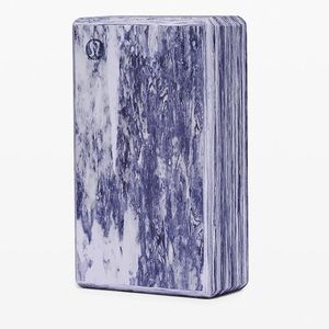 New • Lululemon Lift and Lengthen Yoga Block